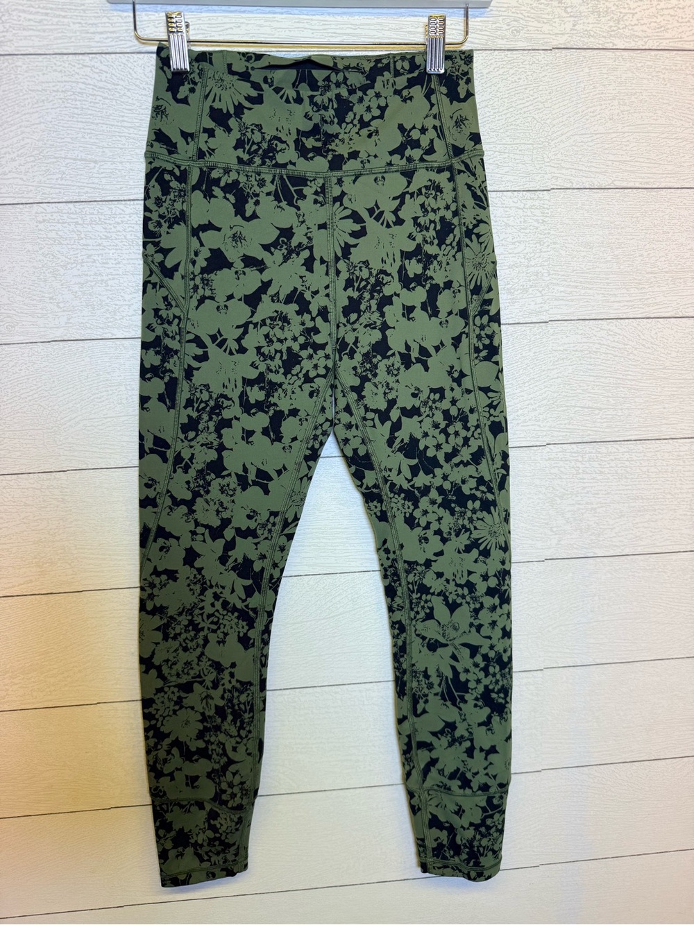 Lululemon In Movement Efflorescent Barracks Green Black Leggings size 6